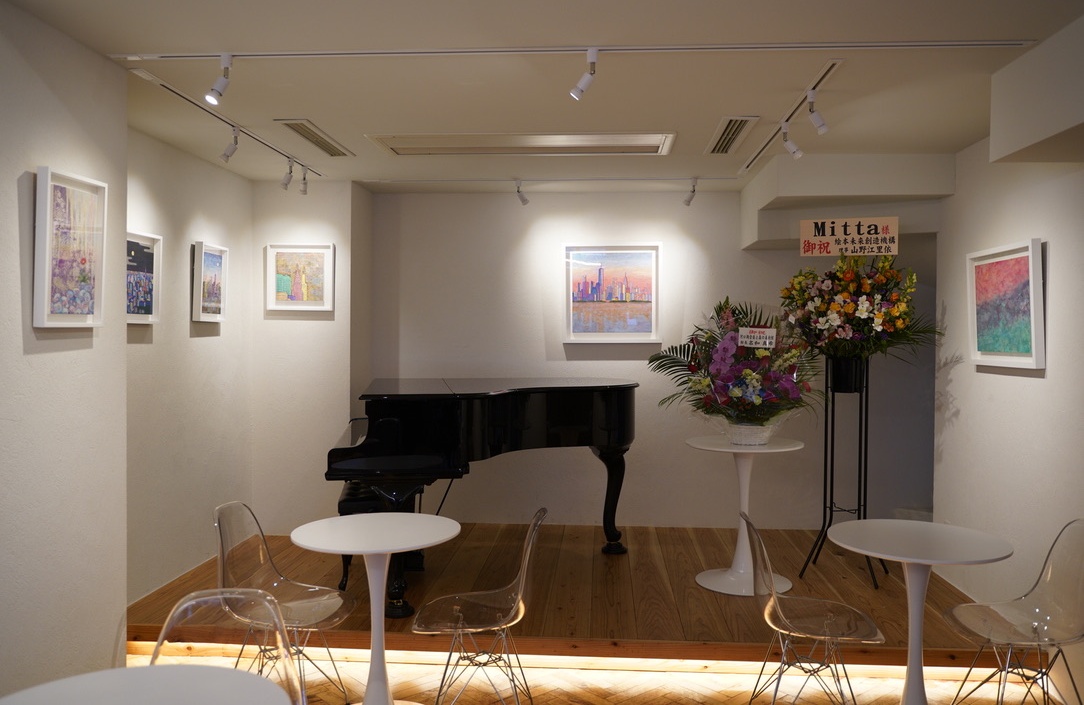 個展「One World -ツナガルアカリ-」